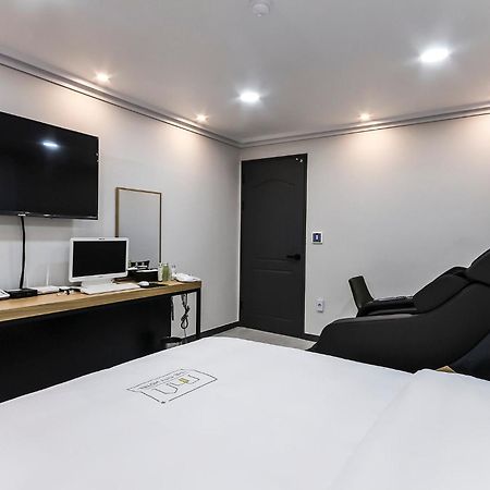 Hotel The City Gwangju Metropolitan City Екстер'єр фото