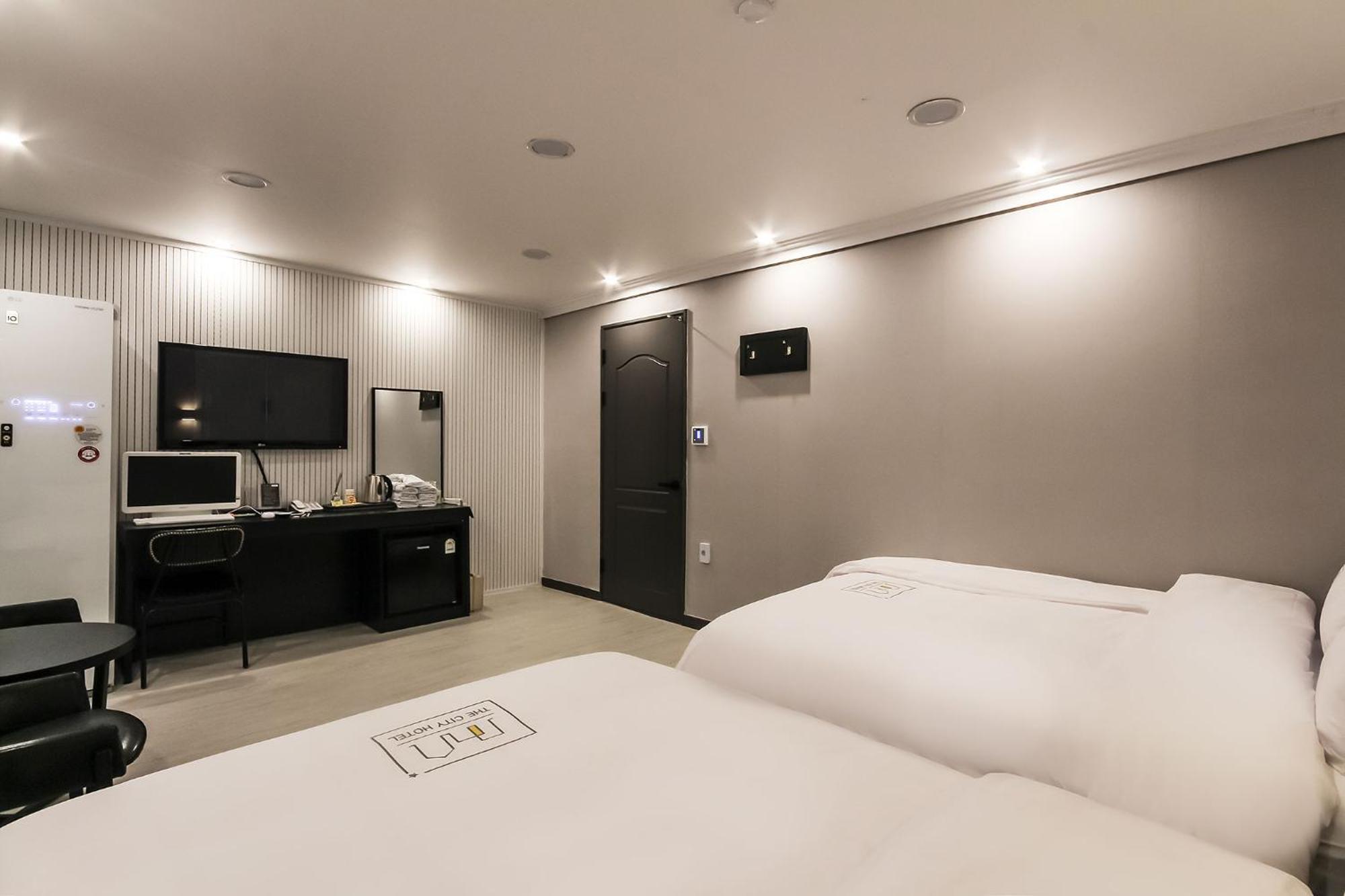 Hotel The City Gwangju Metropolitan City Екстер'єр фото