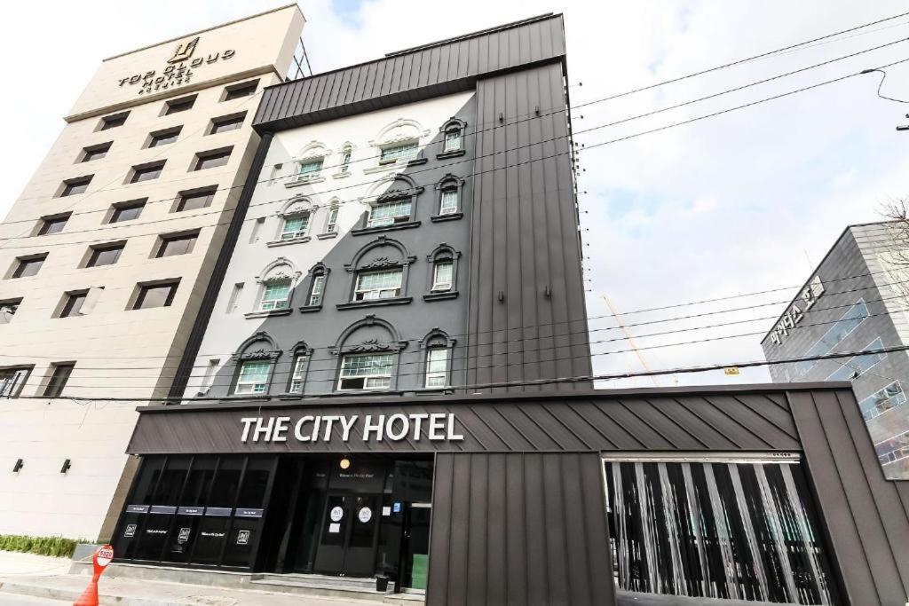 Hotel The City Gwangju Metropolitan City Екстер'єр фото